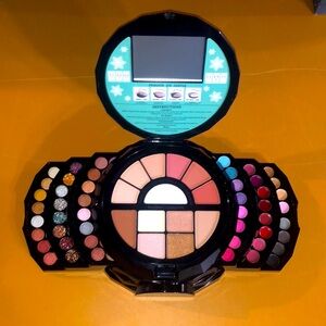 Miss Rose Penguin Ice Castle Gift Box